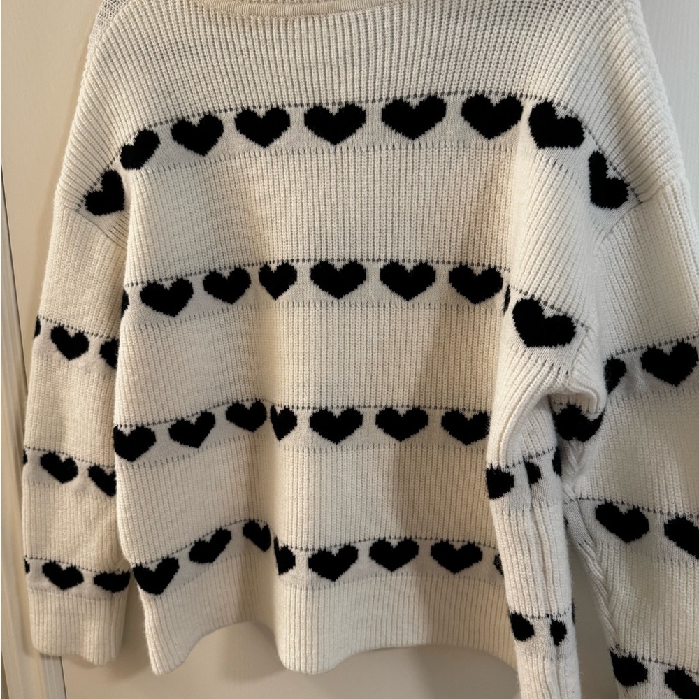 Black Heart Patterned Cream/White Sweater